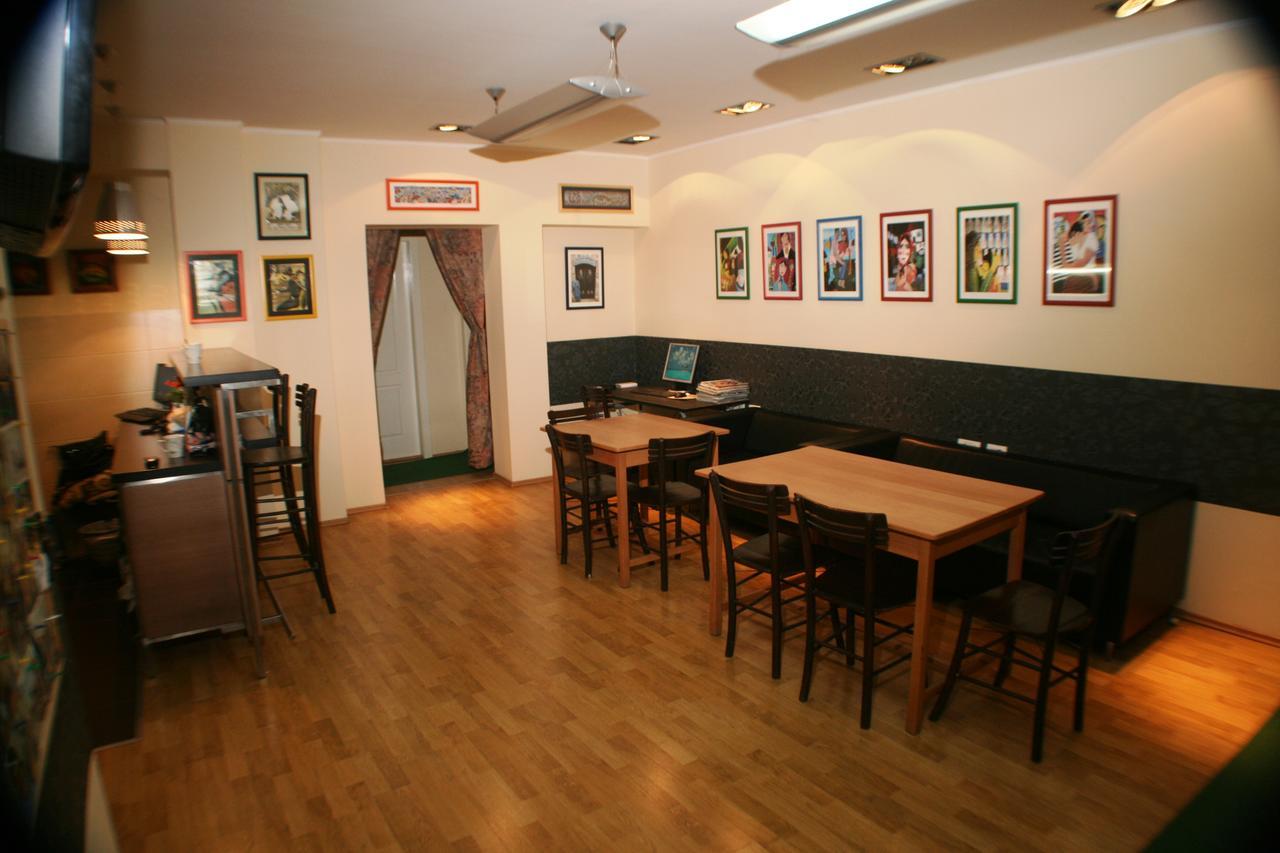 Hostel Jasmin Belgrade Restoran gambar